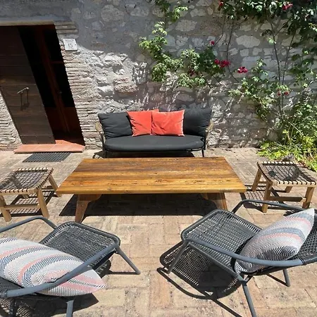 بيت للعطل Italian House With Swimming Pool Onsite سبوليتو