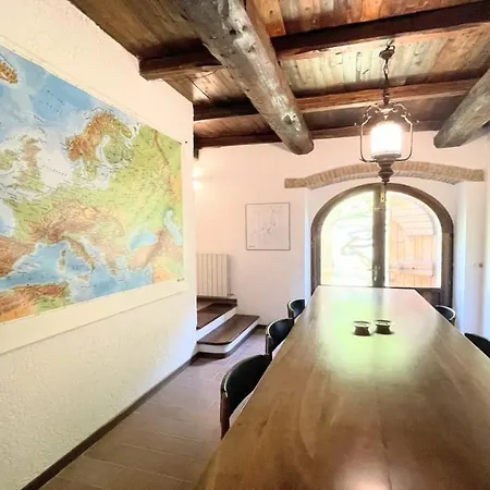 度假居 Italian House With Swimming Pool Onsite *