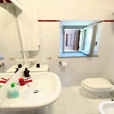 度假居 Italian House With Swimming Pool Onsite *